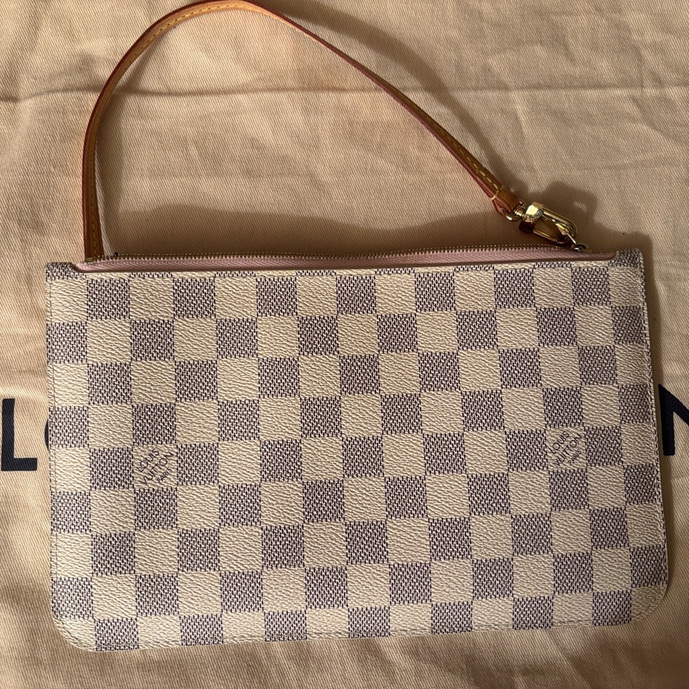Checkered Designer Wristlet Louis Vuiton
